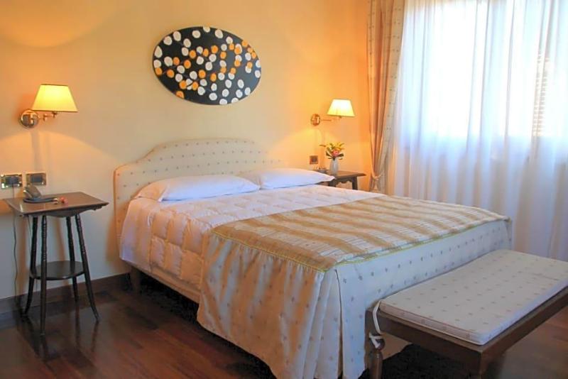 Hotel Ristorante Degli Angeli image