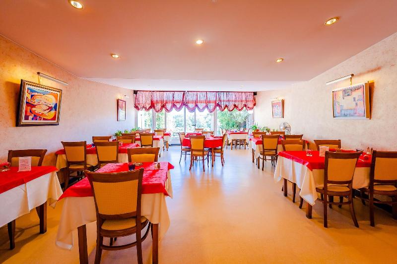 Hotel Le Commerce image