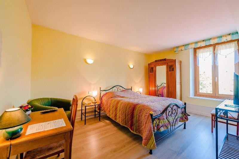 Hotel Le Commerce image