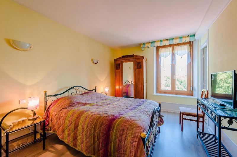 Hotel Le Commerce image