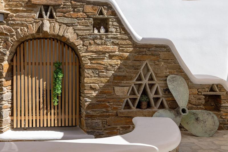 Onar Hotel And Suites image