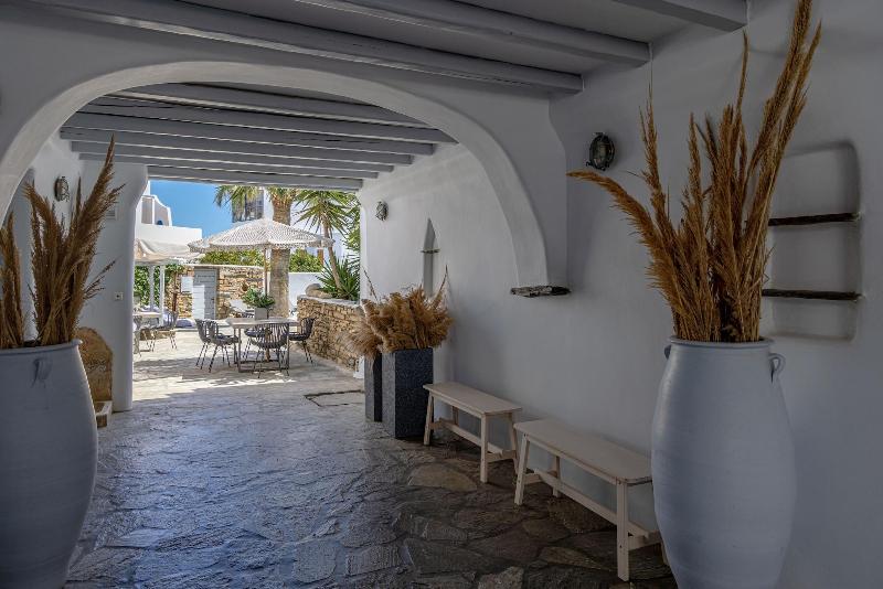 Onar Hotel And Suites image
