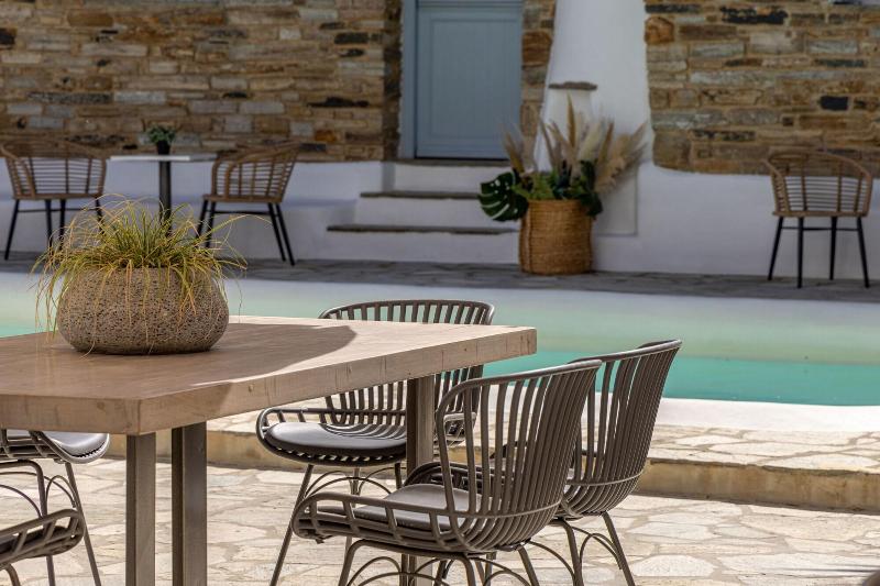Onar Hotel And Suites image