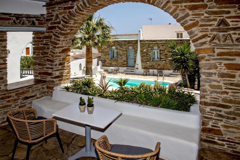 Onar Hotel And Suites image