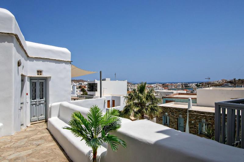 Onar Hotel And Suites image