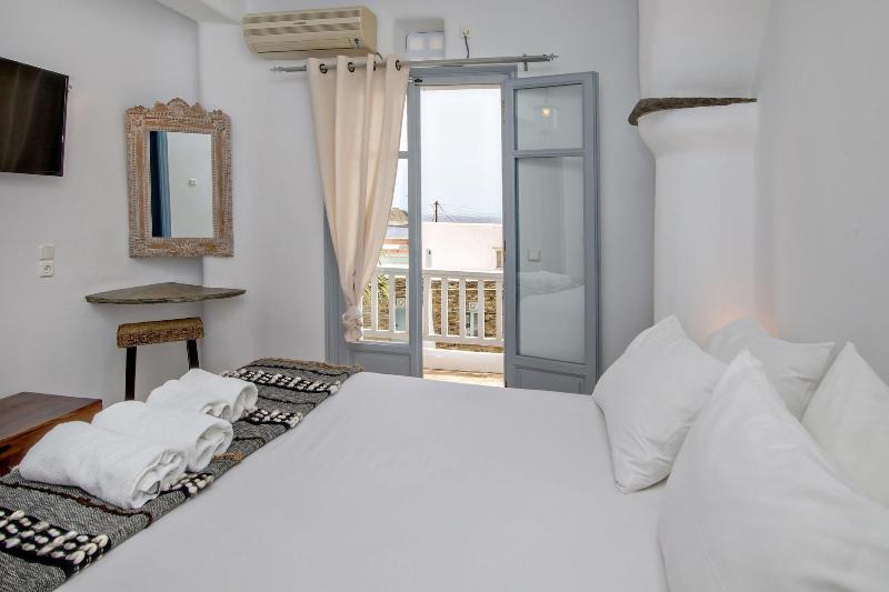 Onar Hotel And Suites image