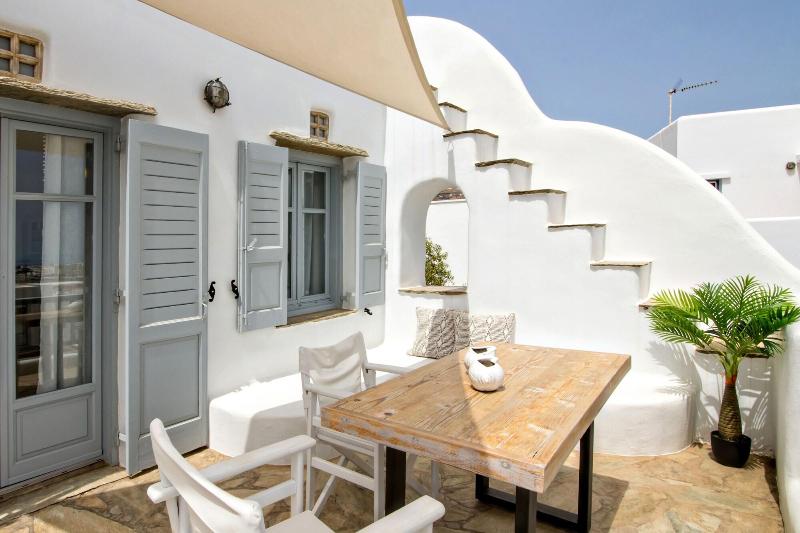 Onar Hotel And Suites image
