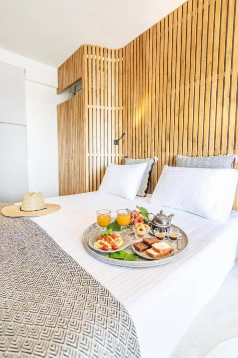 Onar Hotel And Suites image
