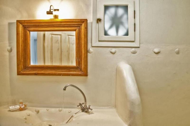 Onar Hotel And Suites image