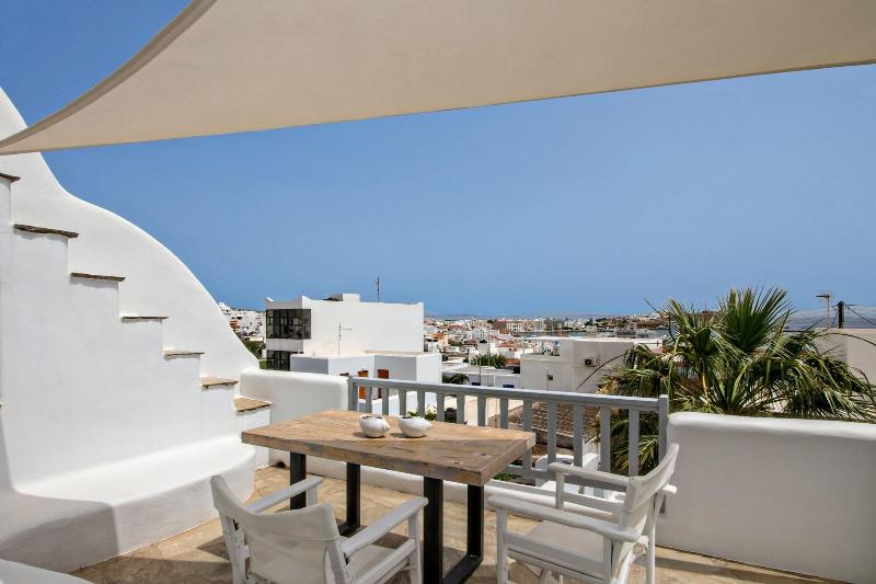 Onar Hotel And Suites image