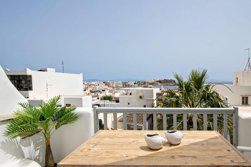 Onar Hotel And Suites image