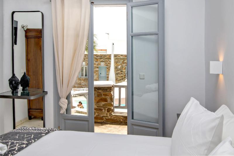 Onar Hotel And Suites image