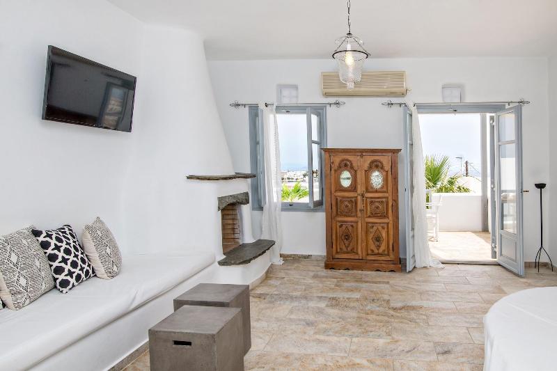 Onar Hotel And Suites image