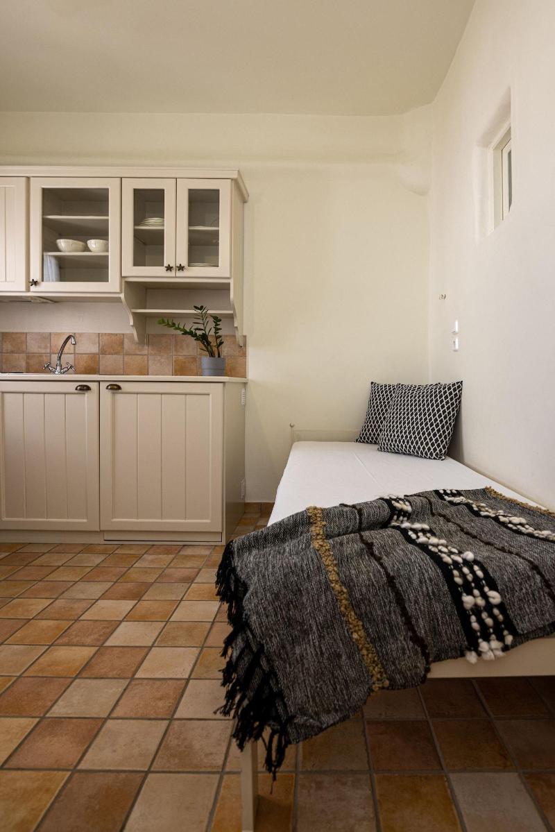 Onar Hotel And Suites image