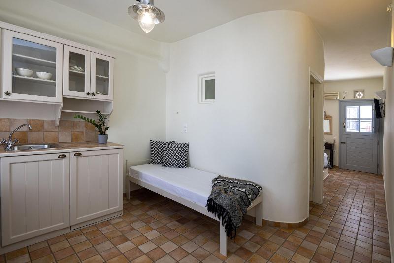Onar Hotel And Suites image
