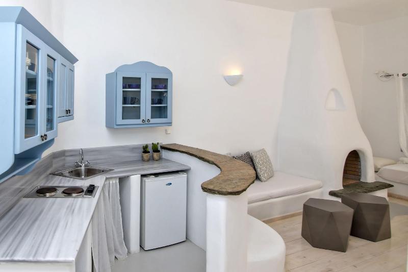 Onar Hotel And Suites image