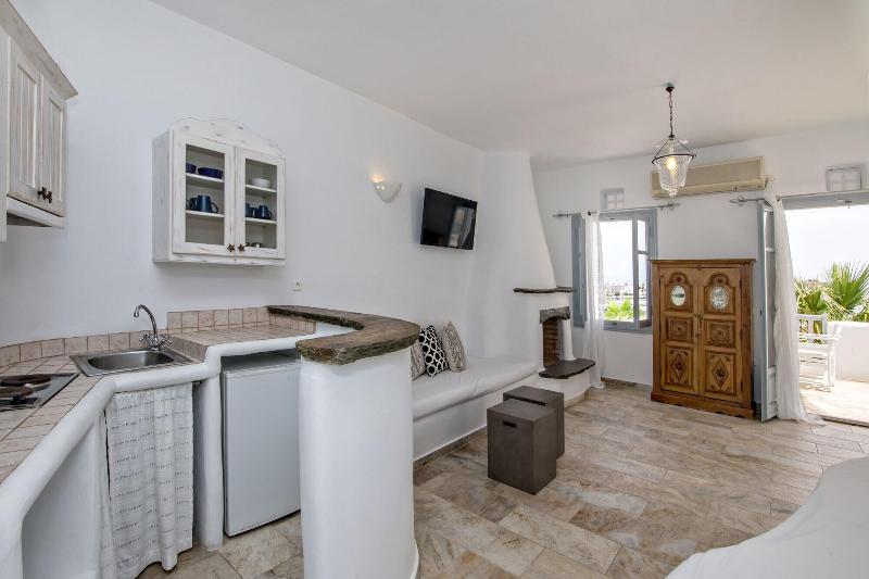 Onar Hotel And Suites image
