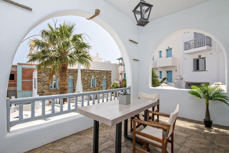 Onar Hotel And Suites image