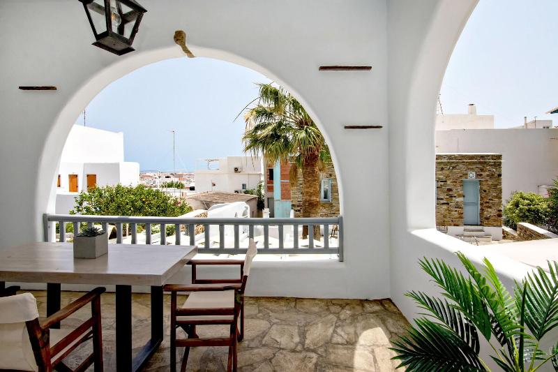 Onar Hotel And Suites image