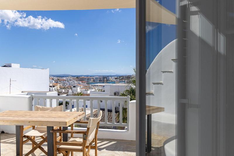 Onar Hotel And Suites image
