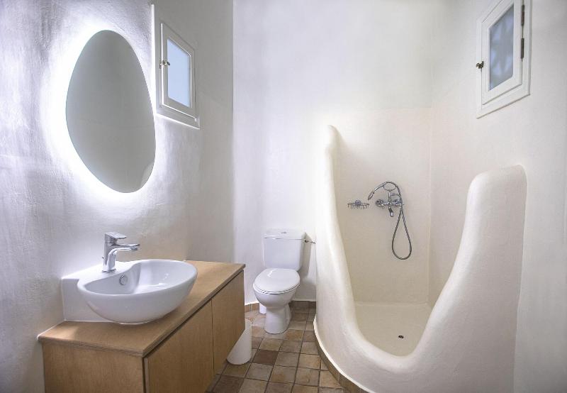 Onar Hotel And Suites image