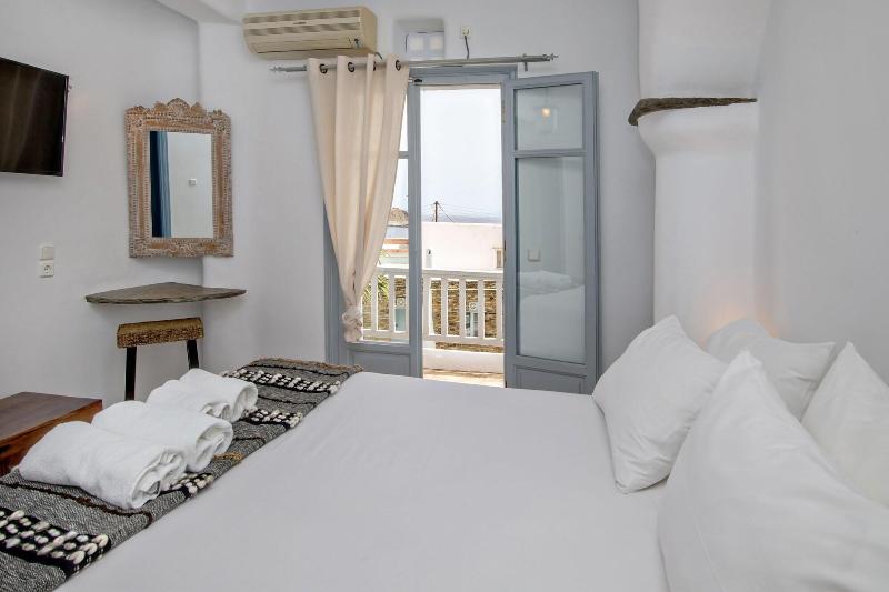 Onar Hotel And Suites image
