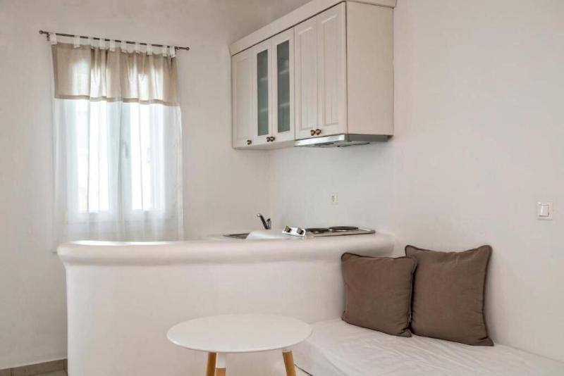 Onar Hotel And Suites image