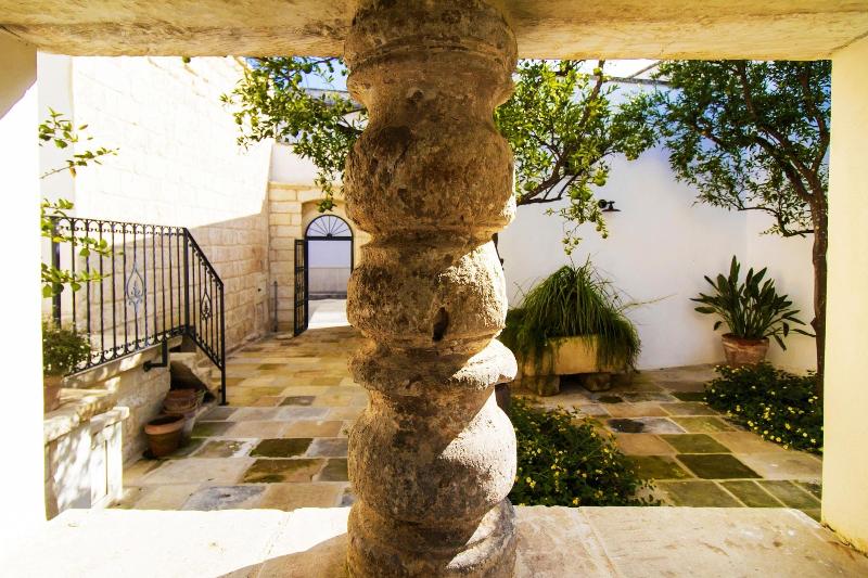 Oikia Vacanze Giuggianello Le Bey image
