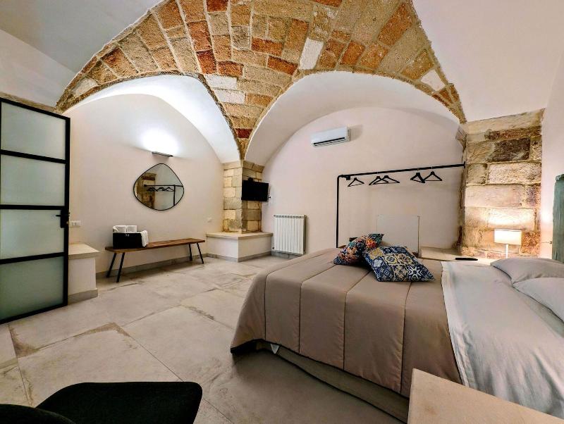 Oikia Vacanze Giuggianello Le Bey image