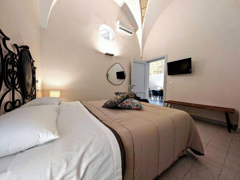 Oikia Vacanze Giuggianello Le Bey image