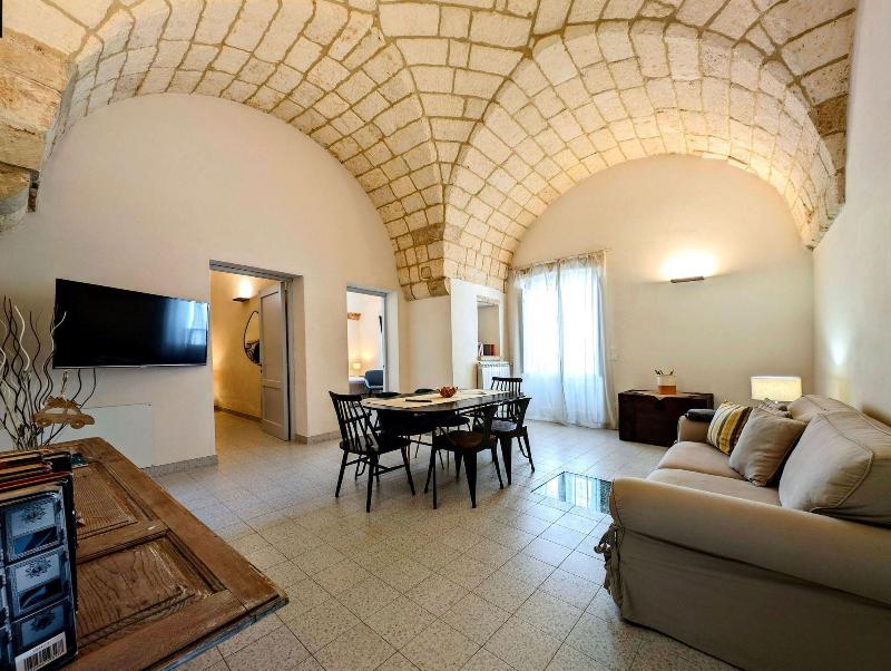 Oikia Vacanze Giuggianello Le Bey image