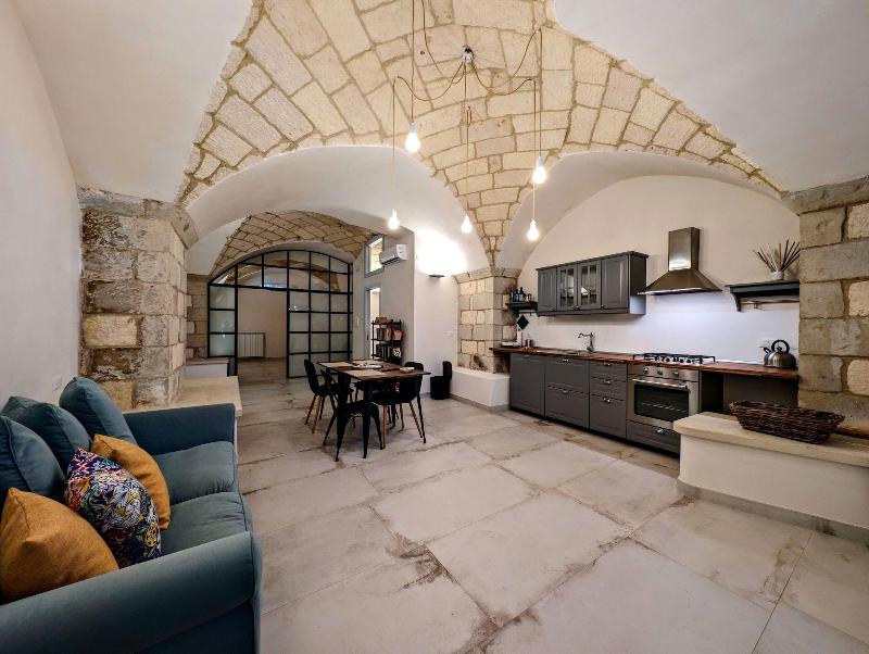 Oikia Vacanze Giuggianello Le Bey image