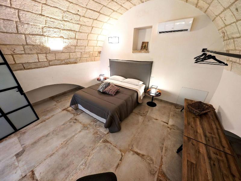 Oikia Vacanze Giuggianello Le Bey image