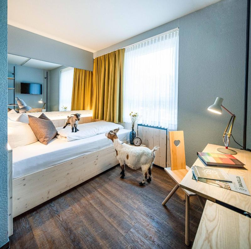 Gartenhotel Fettehenne image