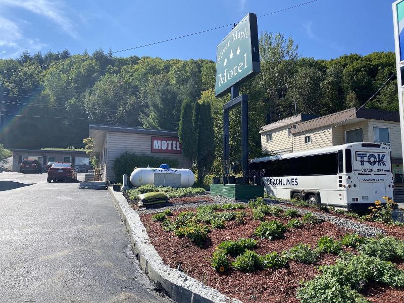 Silver Maple Motel