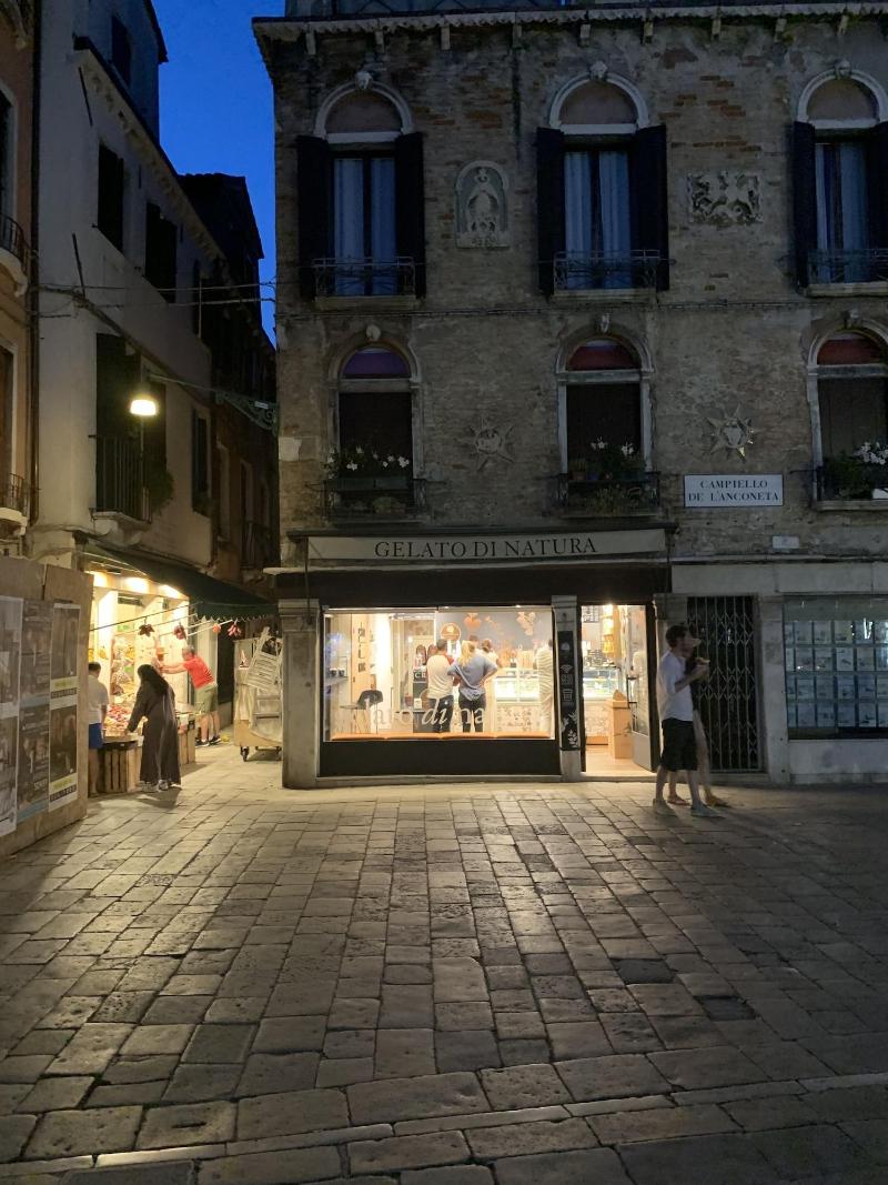 Pavarotti House — photo 4