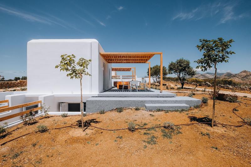 Xerolithos Natural Living image
