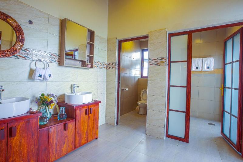 Gorilla Heights Lodge image