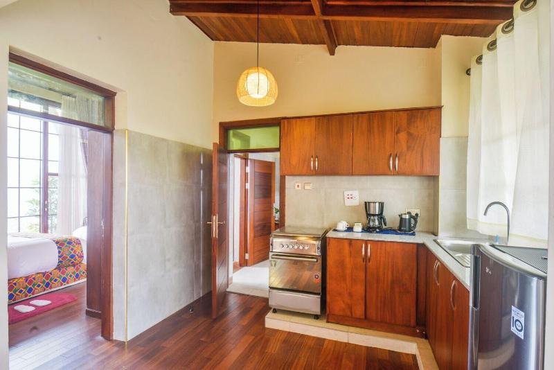 Gorilla Heights Lodge image 7