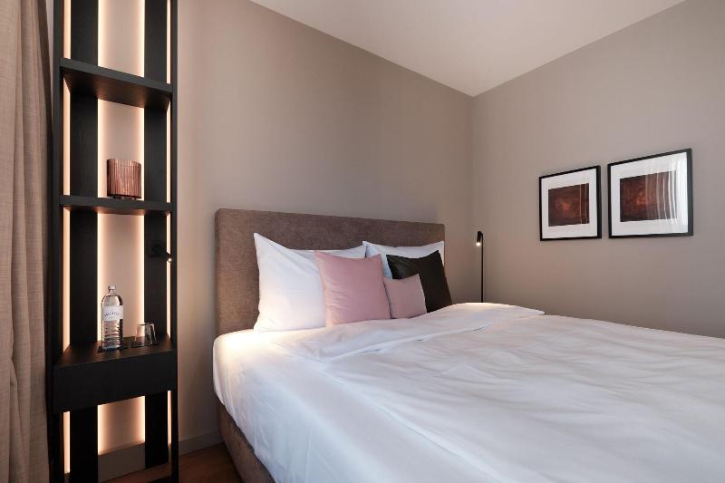 Saxx Hotel Theater Karree image