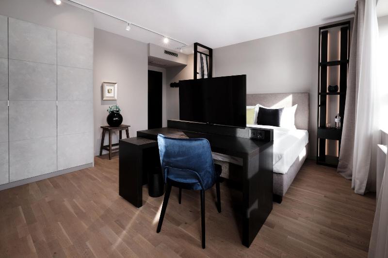 Saxx Hotel Theater Karree image