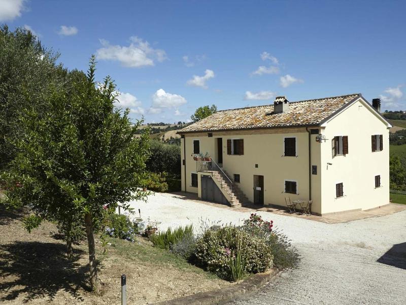 Attractive Apartment In Filottrano With Fenced Gar — photo 4