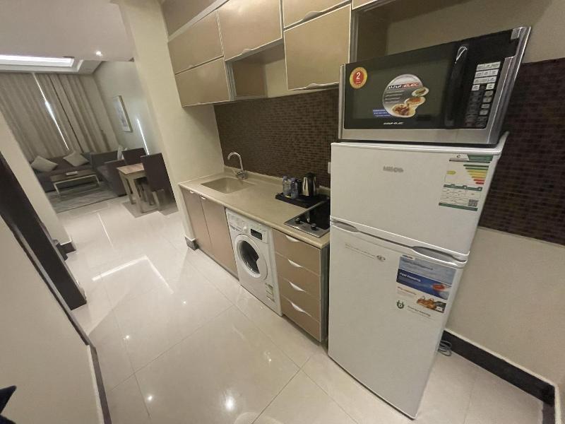 Makarem Residence Hotel Apartment image
