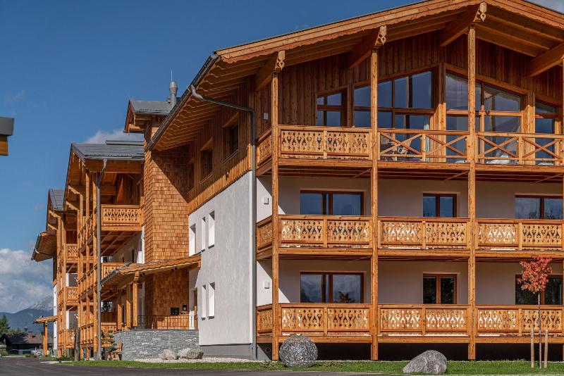 Skylodge Alpine Homes image
