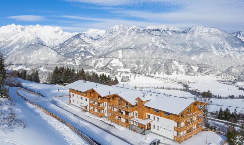Skylodge Alpine Homes image