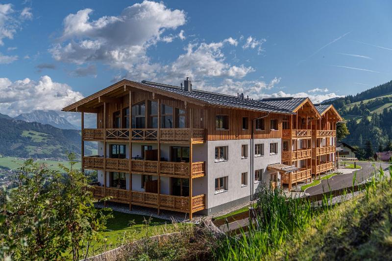 Skylodge Alpine Homes image