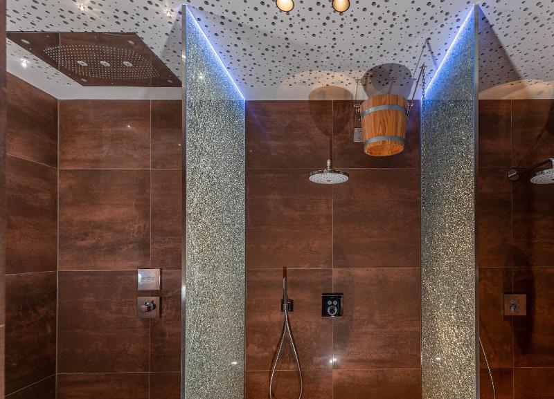 Skylodge Alpine Homes image
