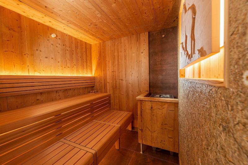 Skylodge Alpine Homes image