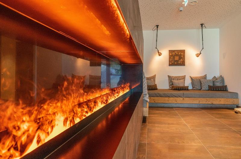 Skylodge Alpine Homes image
