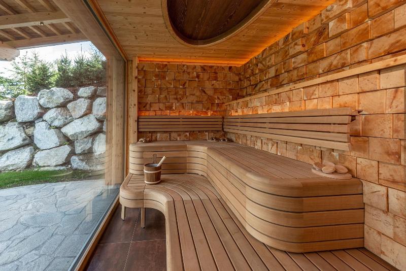 Skylodge Alpine Homes image